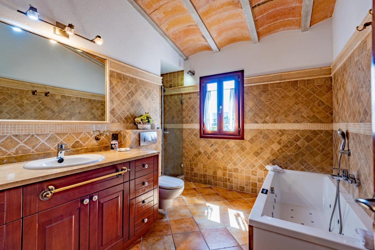 Villa In Center Of Pollensa With Pool And Jacuzzi Bagian luar foto